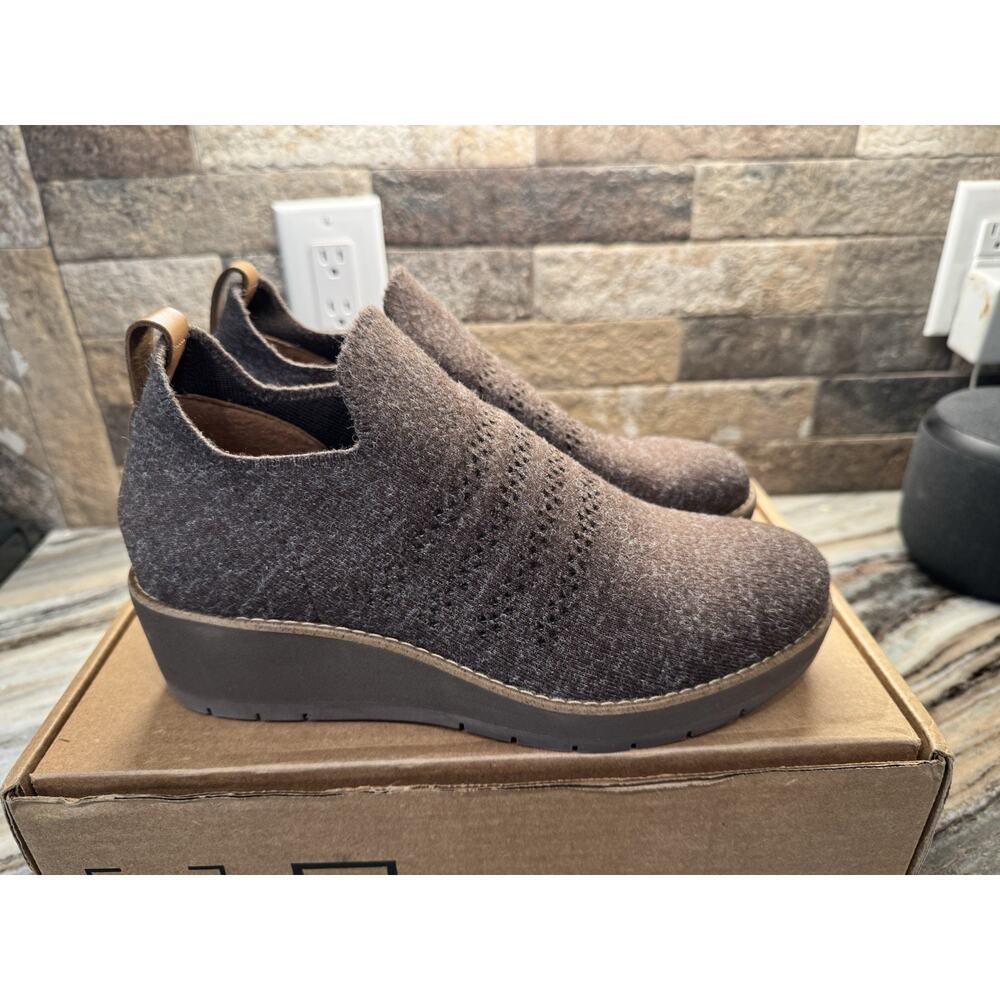 Comfortiva Field Bootie/Boot Womens 9 Wide